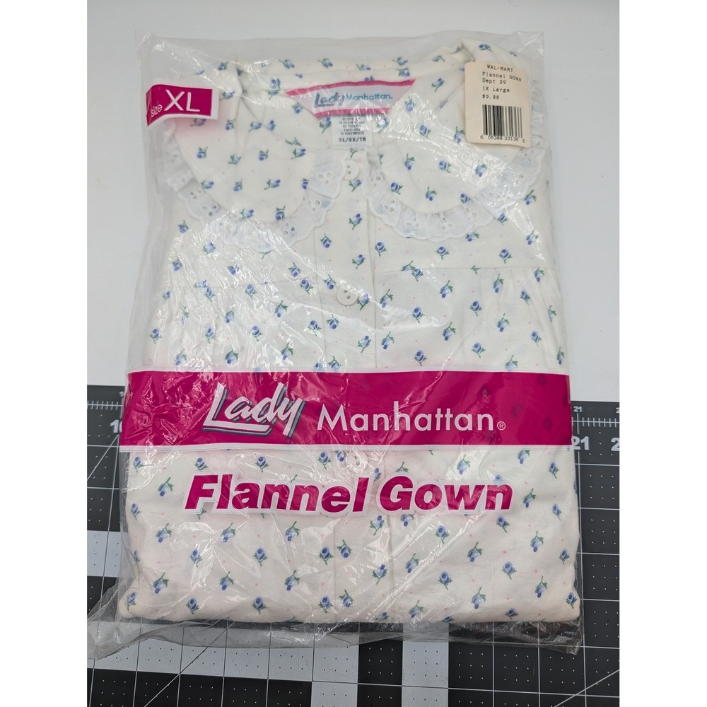 Lady Manhattan Flannel Gown Womens XL White Blue‎ Floral Lace Trim Sleepwear